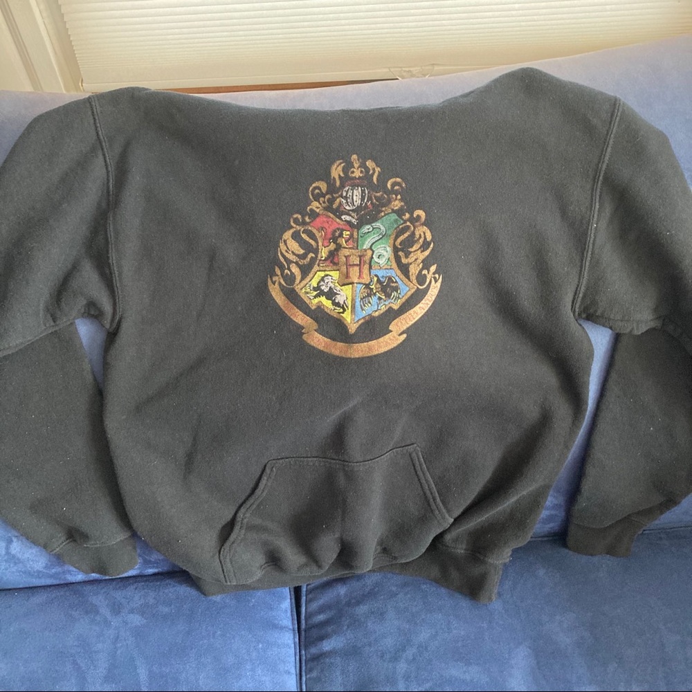 Vintage style Hogwarts Crest hooded sweatshirt!